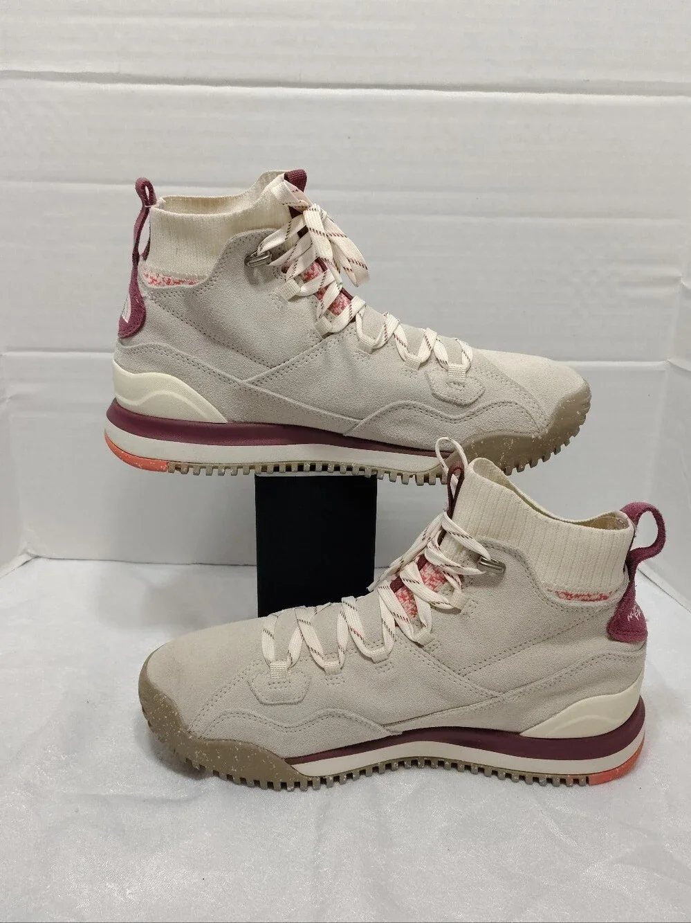 The North Face Back-to-berkeley lll , Women # 11 US Waterproof, Leather Made